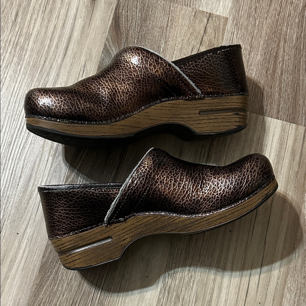Dansko Professional Brown Textured Patent Clogs